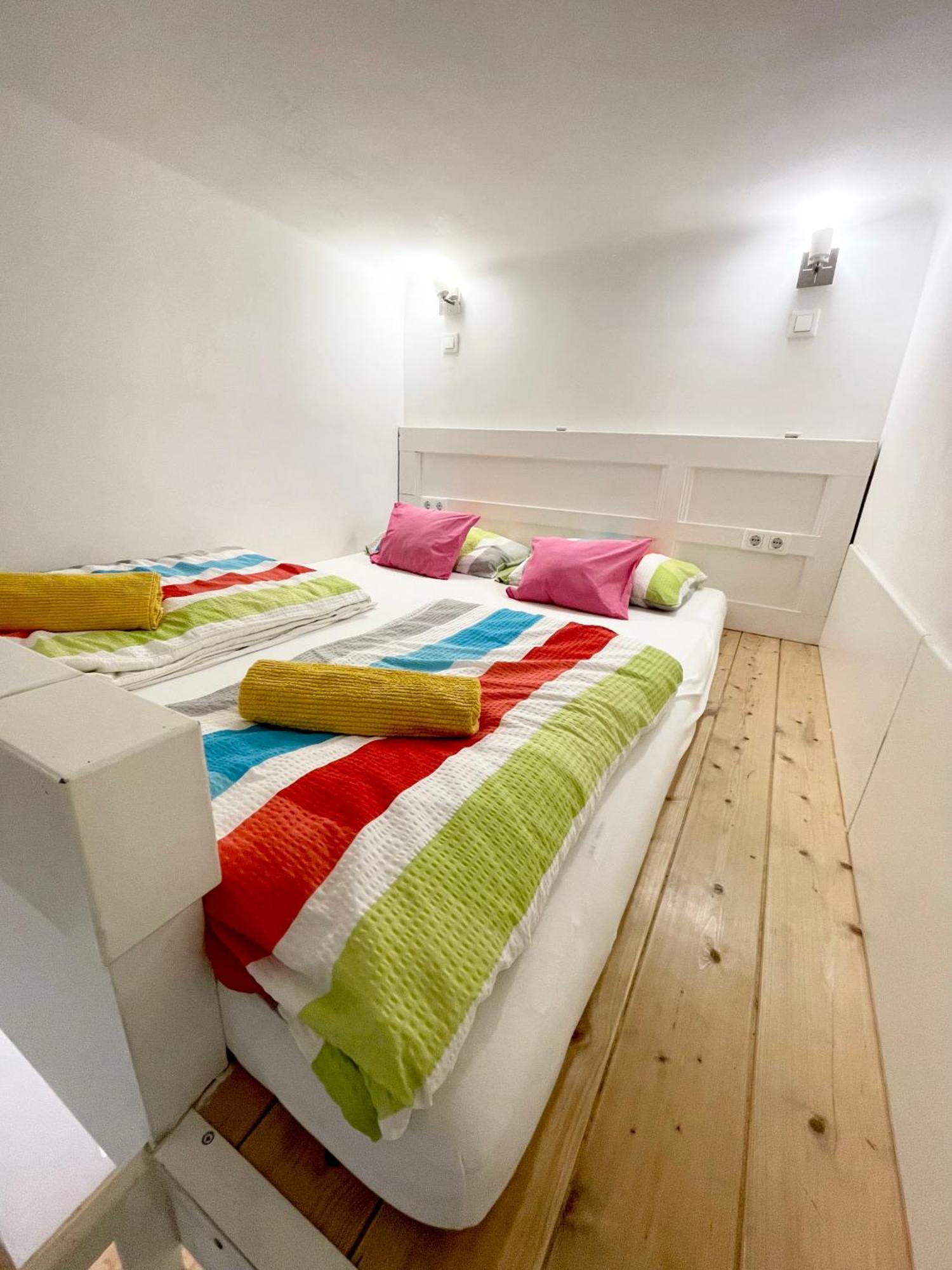 Rainbow Pearl Apartment At St Stephen' S Basilica Budapest Esterno foto