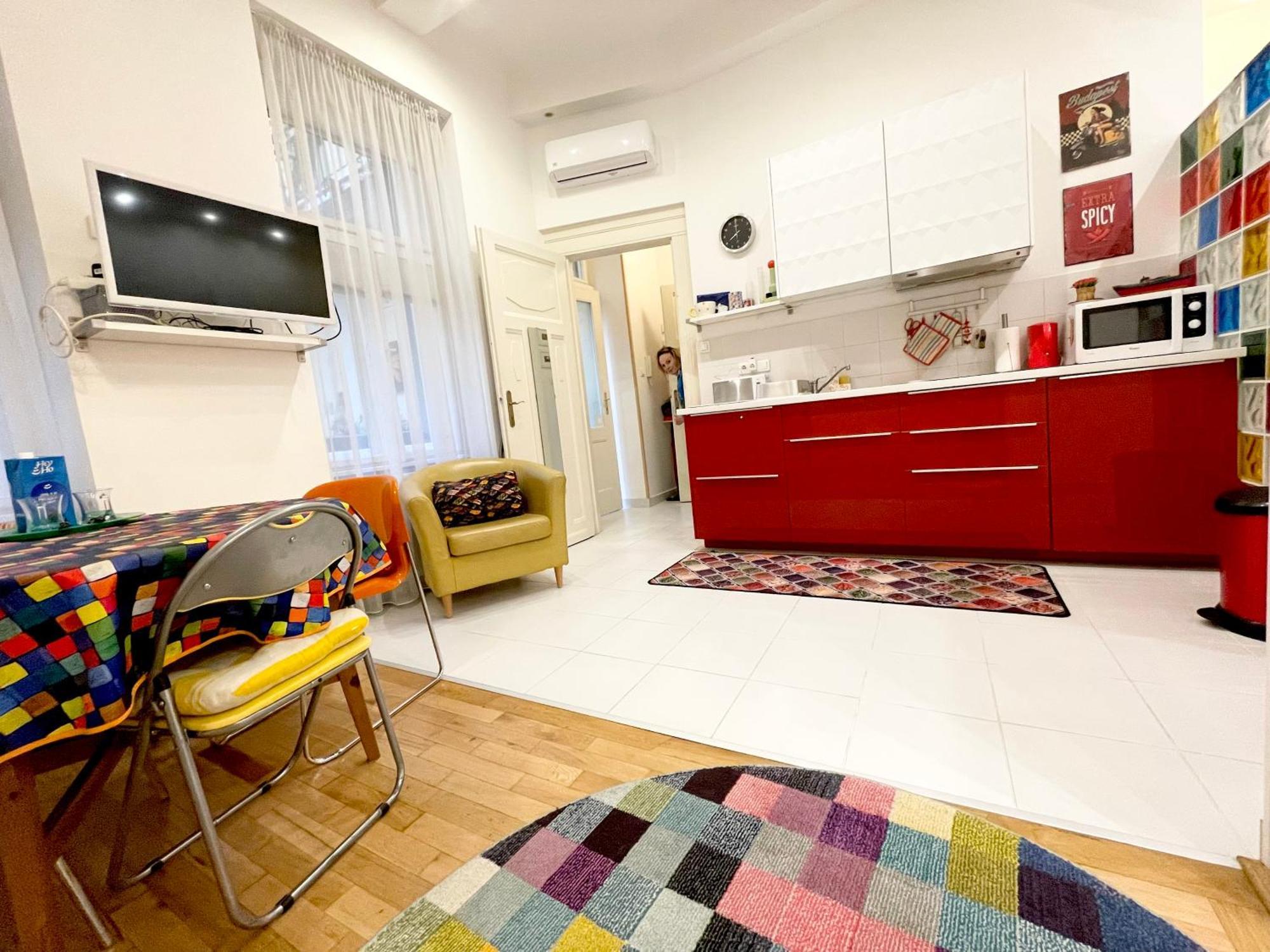 Rainbow Pearl Apartment At St Stephen' S Basilica Budapest Esterno foto