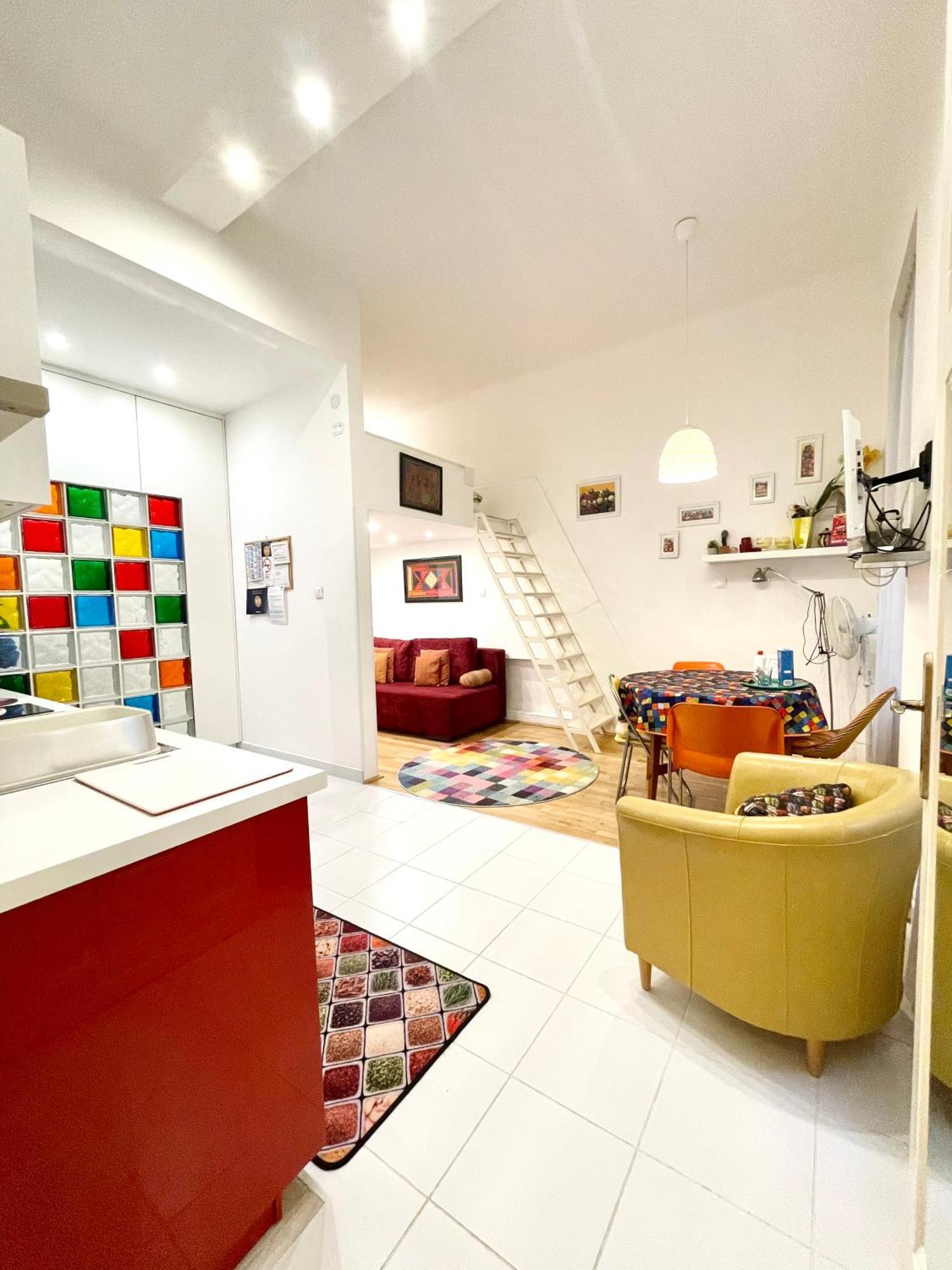 Rainbow Pearl Apartment At St Stephen' S Basilica Budapest Esterno foto