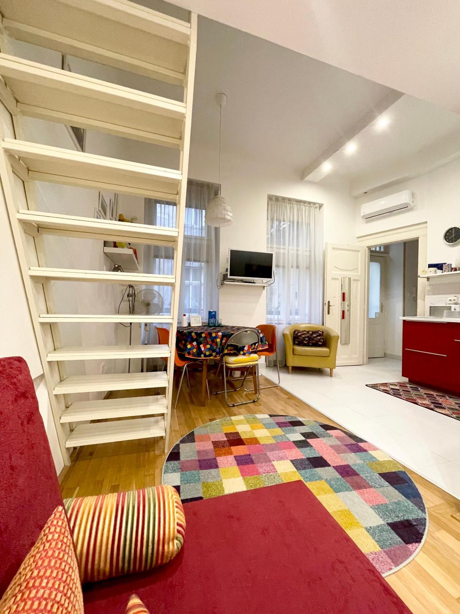 Rainbow Pearl Apartment At St Stephen' S Basilica Budapest Esterno foto