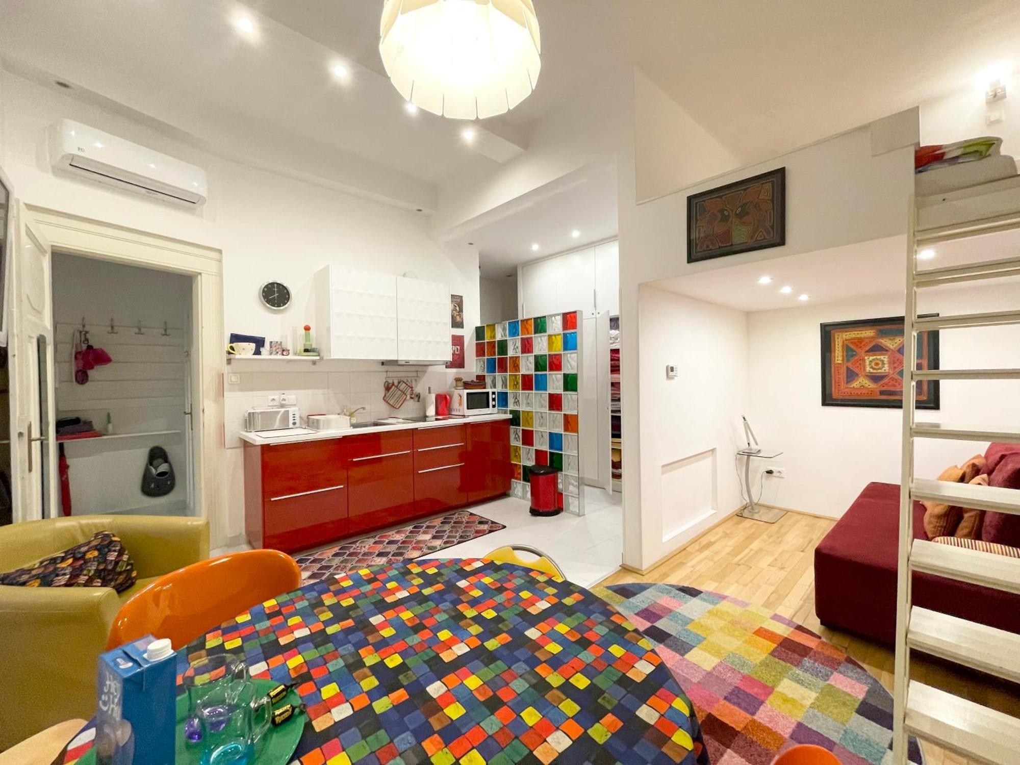 Rainbow Pearl Apartment At St Stephen' S Basilica Budapest Esterno foto