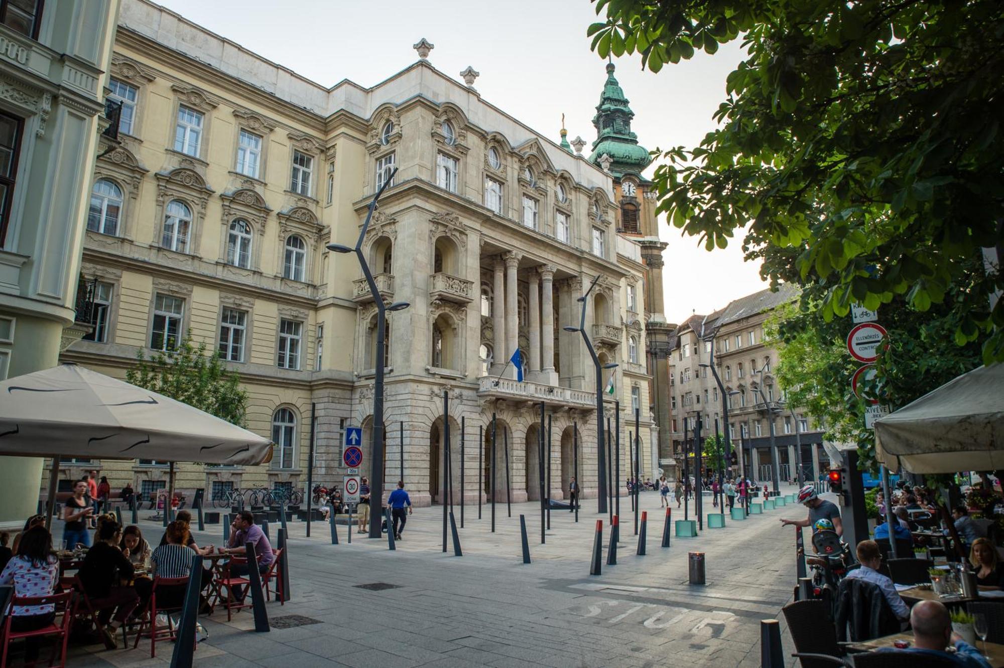 Rainbow Pearl Apartment At St Stephen' S Basilica Budapest Esterno foto
