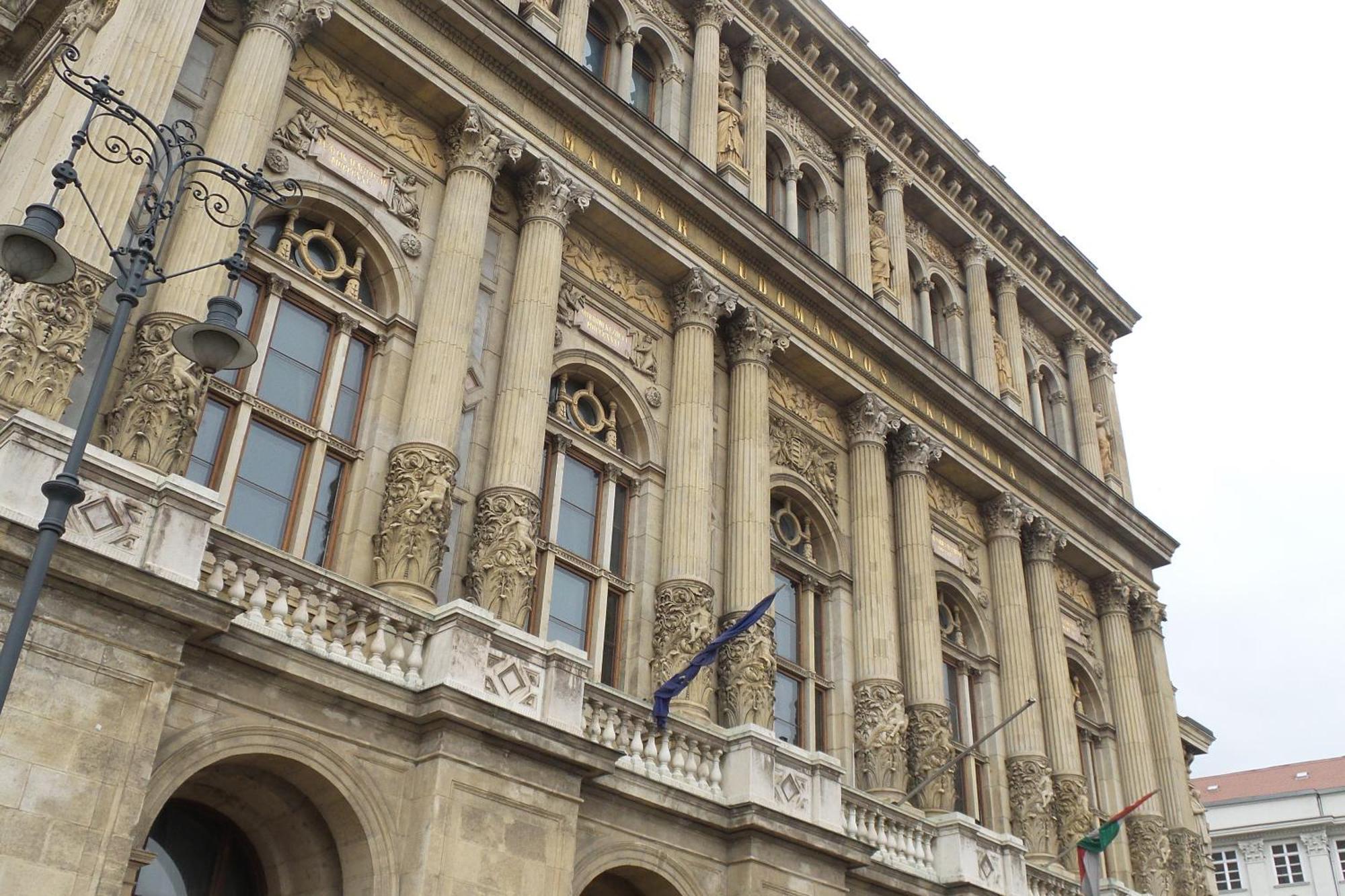 Rainbow Pearl Apartment At St Stephen' S Basilica Budapest Esterno foto